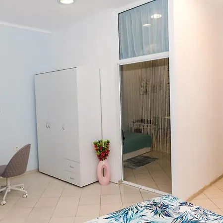 луксозен далия * 瓦爾納